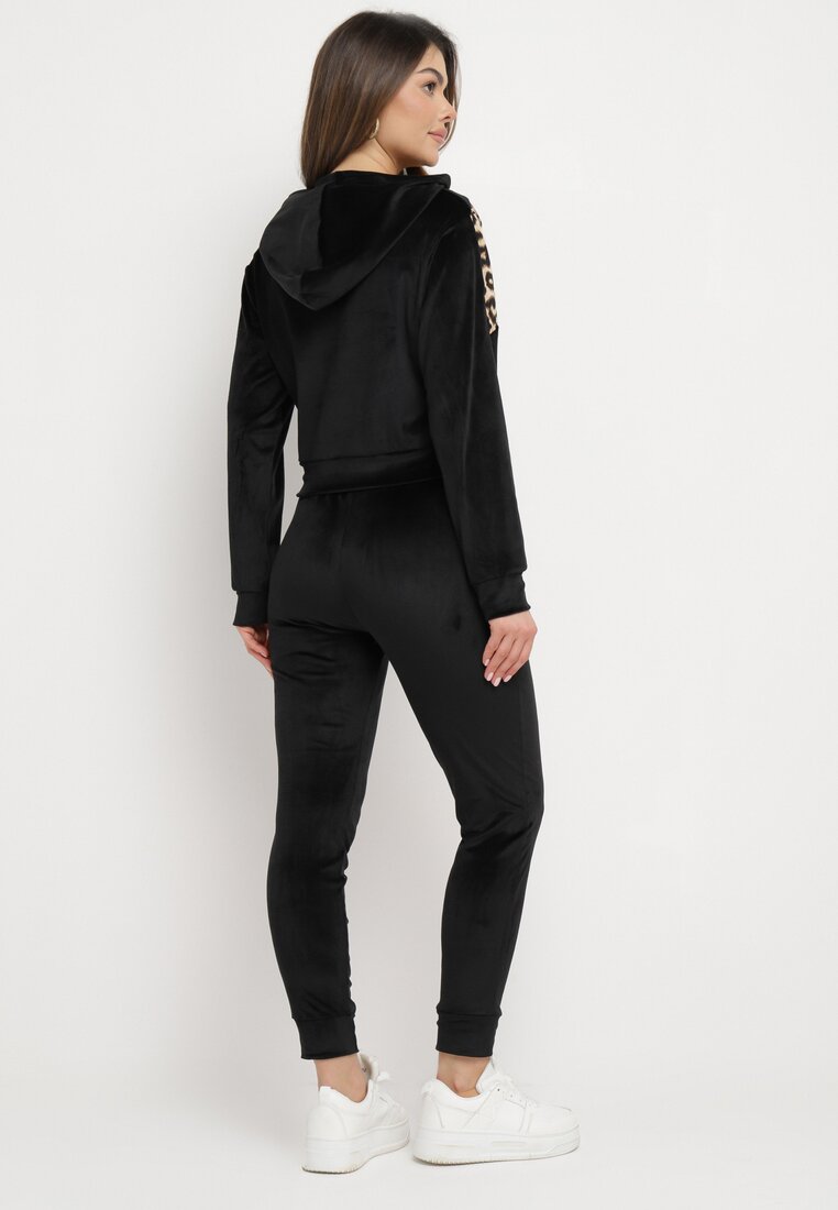 Czarny 2-Częściowy Komplet Dresowy z Animal Print Bluza z Kapturem i Spodnie z Kieszeniami Arieli