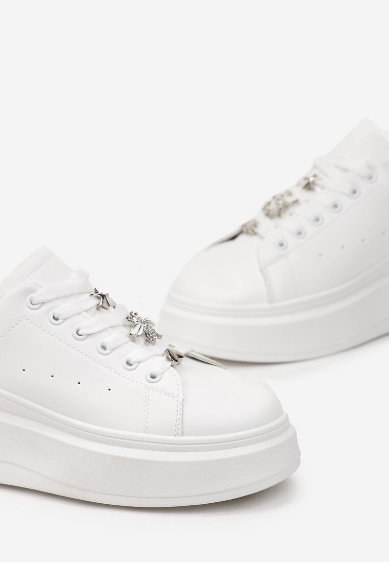 Biało-Srebrne Sznurowane Sneakersy na Grubej Podeszwie Ozdobione Metalicznymi Wstawkami Abista