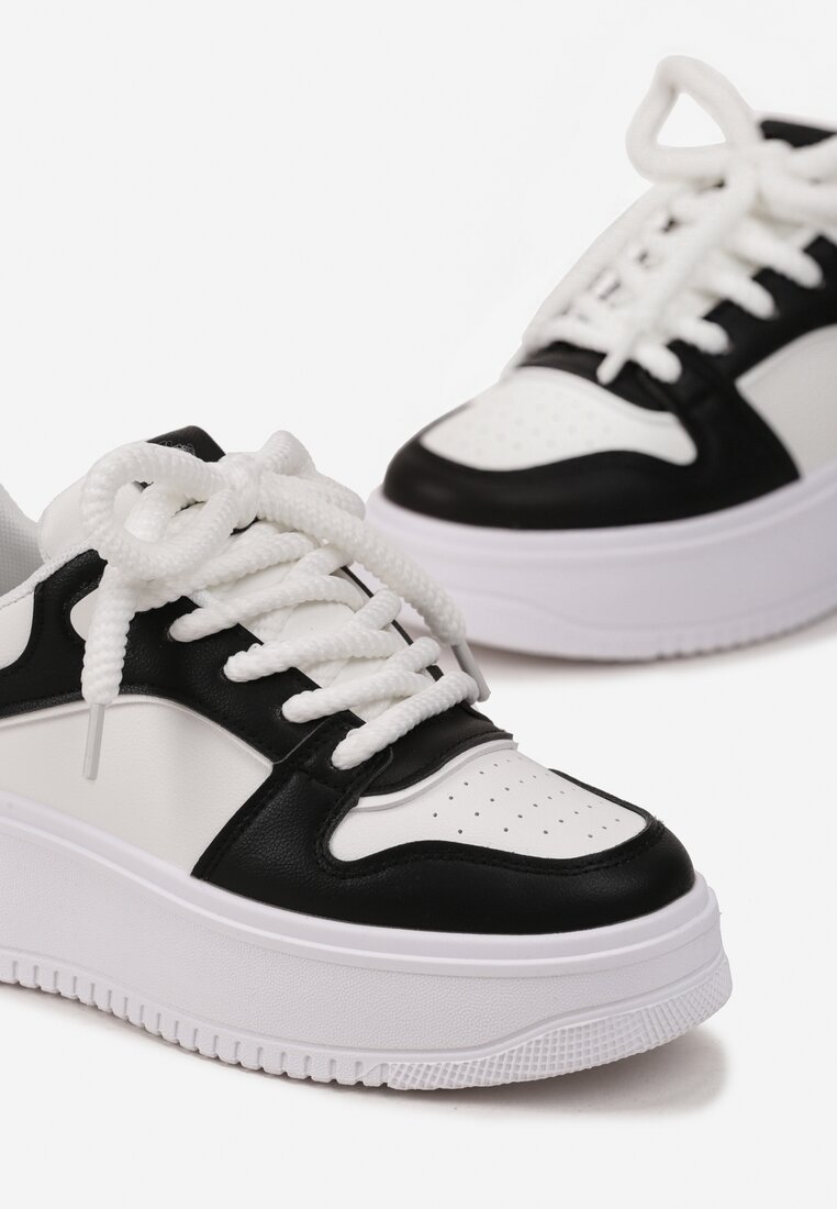 Biało-Czarne Sneakersy na Grubej Podeszwie z Metalicznymi Wstawkami Atilem