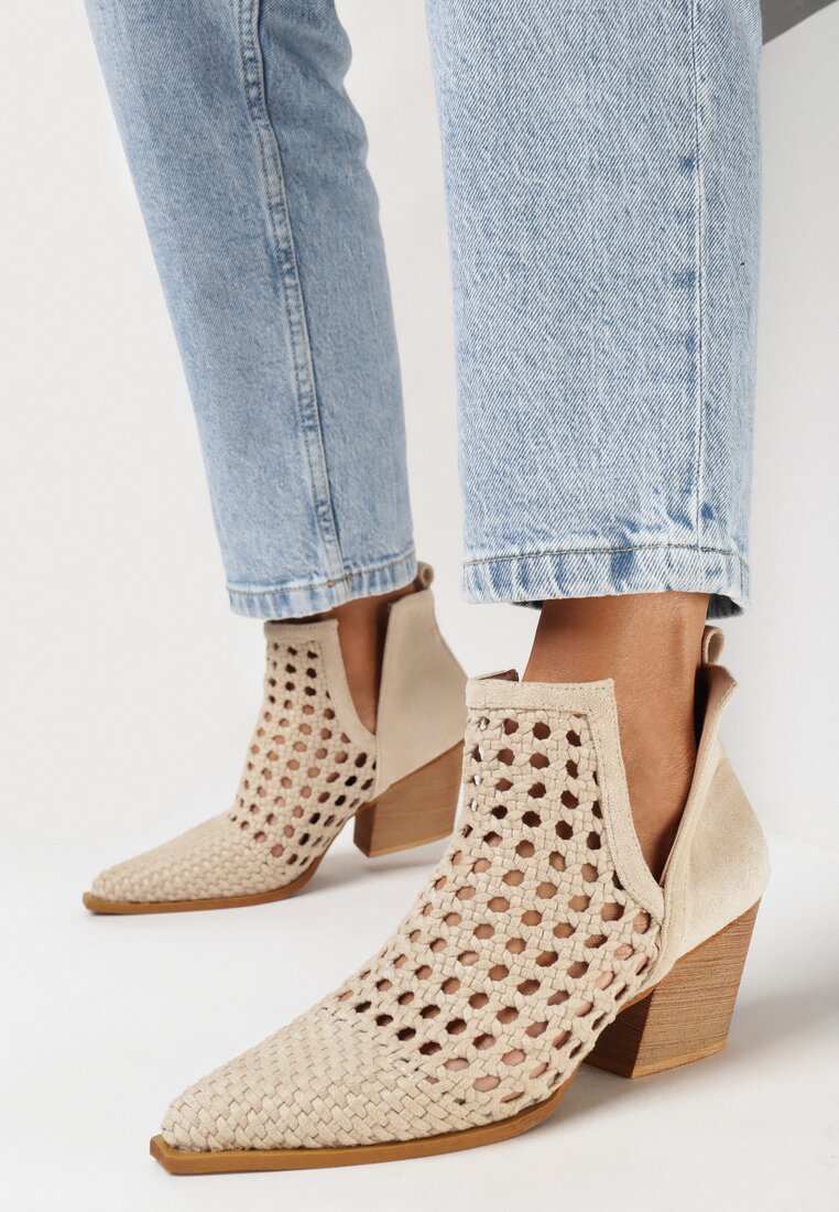 Beżowe Ażurowe Botki na Ściętym Słupku Ozdobione Wycięciami Renilva