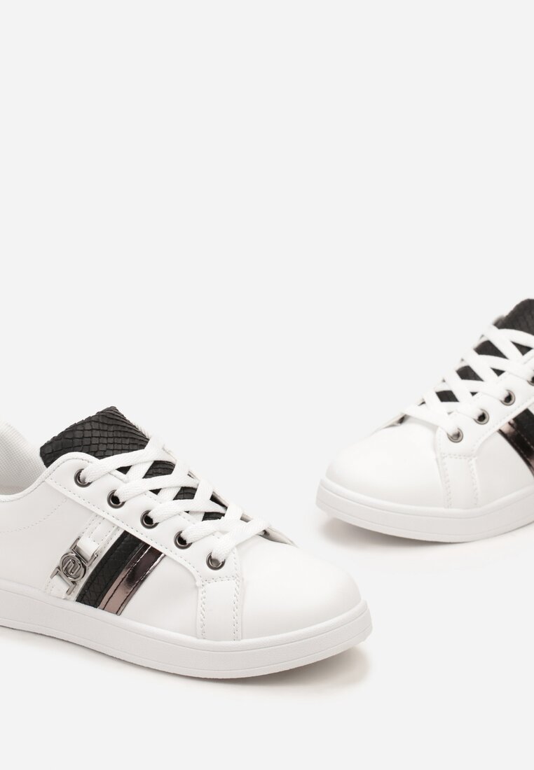 Biało-Czarne Sneakersy przed Kostkę z Ozdobną Klamrą Vilorea