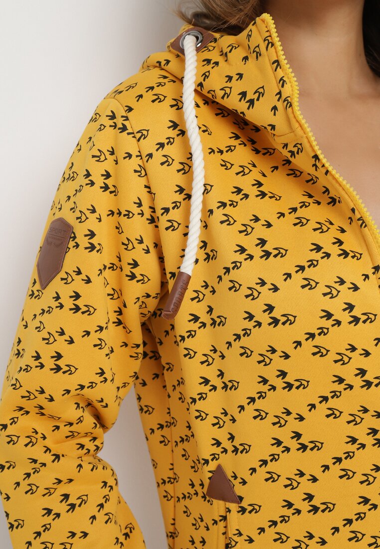 Żółta Bluza z Kapturem i Wzorem w Ptaki Drinora