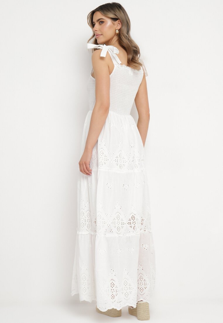 Biała Bawełniana Sukienka Maxi z Ażurowego Materiału z Wiązanymi Ramiączkami Lariven