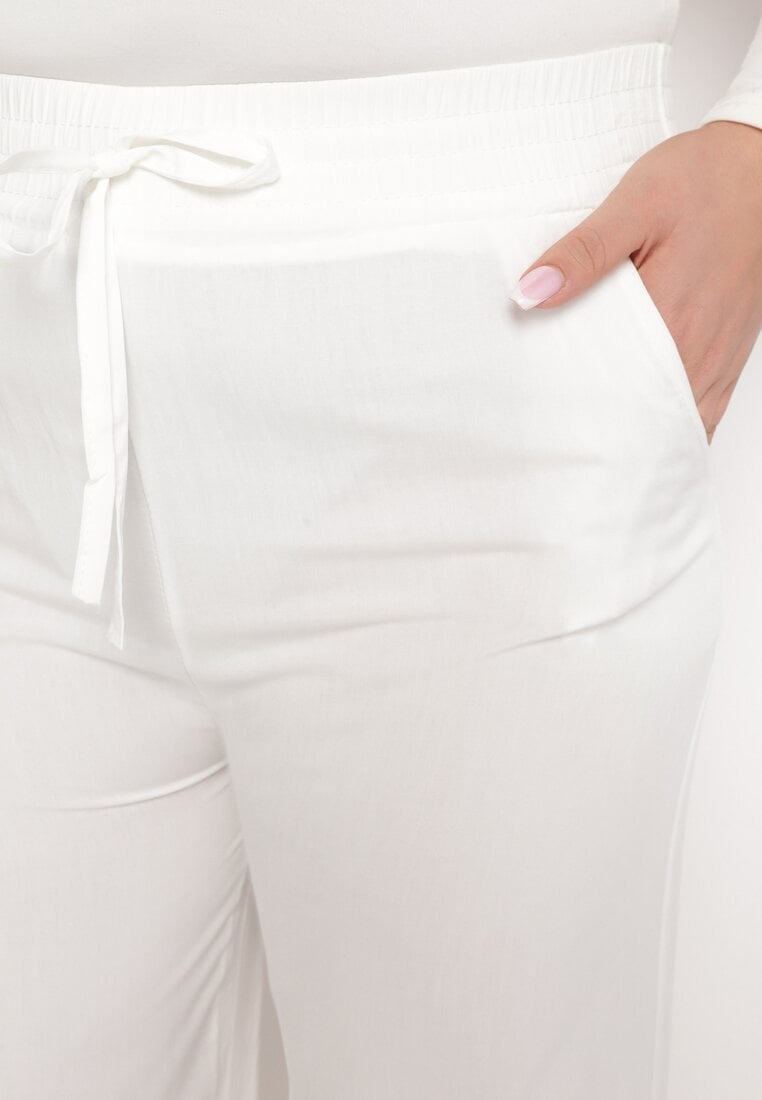 Białe Bawełniane Spodnie Szerokie z Kieszeniami Hiveta