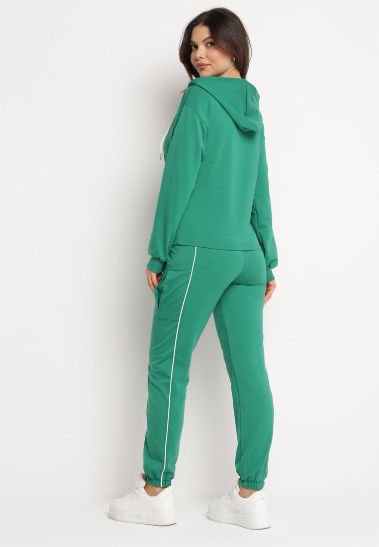 Zielony Komplet Dresowy Ozdobiony Kontrastowymi Lamówkami z Bluzą i Spodniami Svetoria