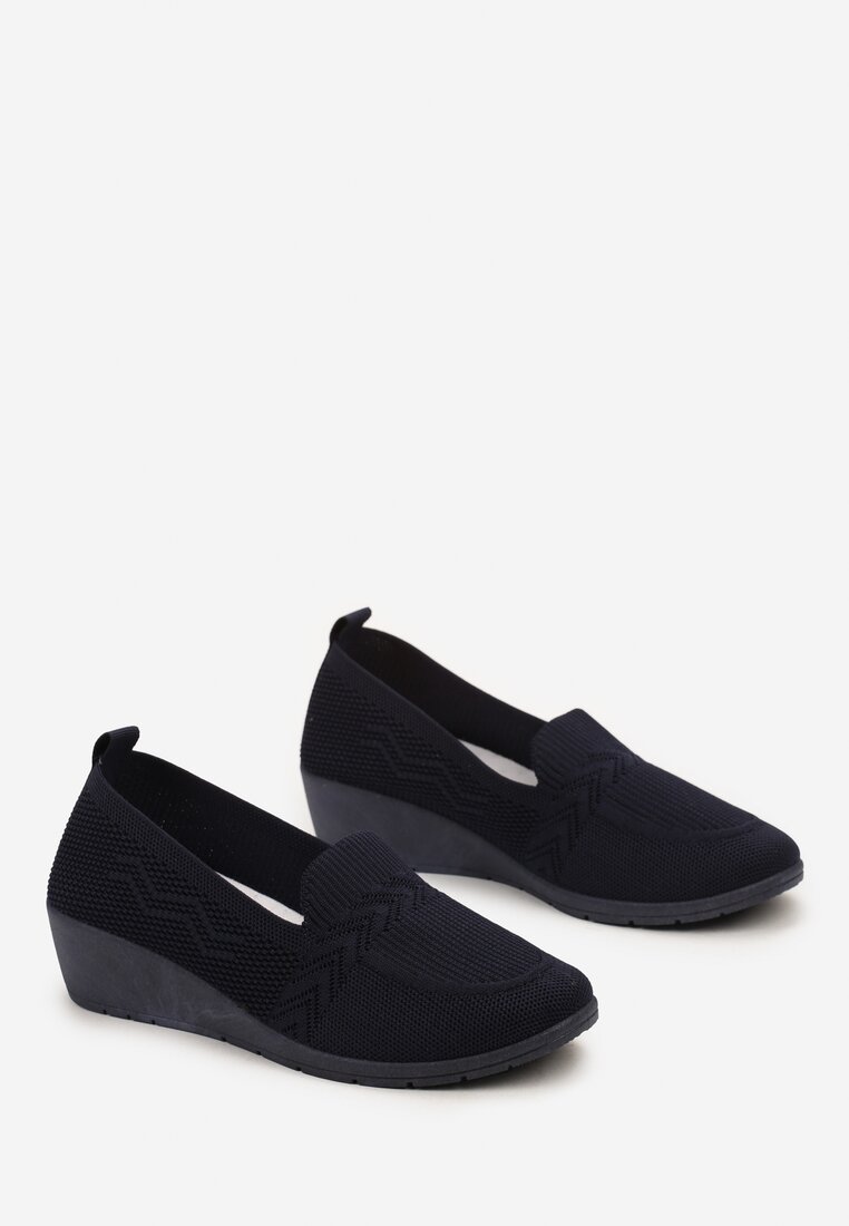 Granatowe Wsuwane Półbuty na Koturnie z Dopasowaną Cholewką z Ozdobnym Wzorem Liplina