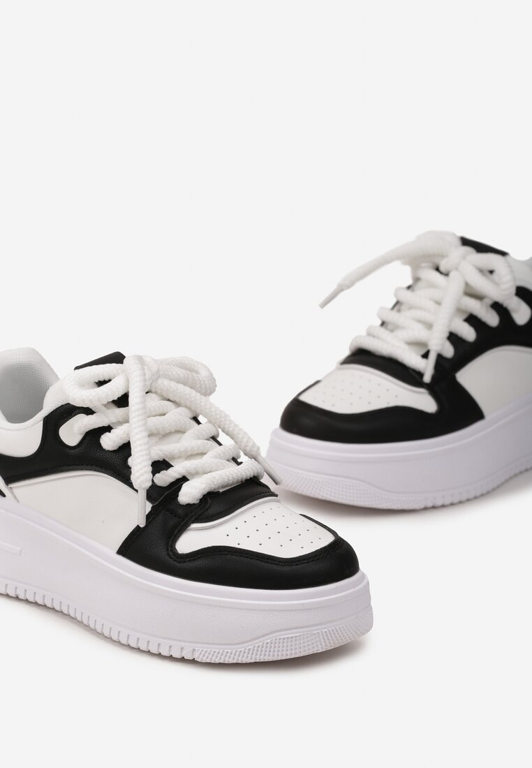 Biało-Czarne Sneakersy na Grubej Podeszwie z Licznymi Wstawkami na Cholewce Lairemea