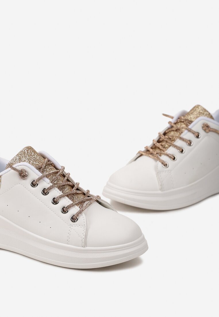Biało-Złote Sneakersy z Biżuteryjnym Wiązaniem i Brokatowymi Wstawkami Eleria