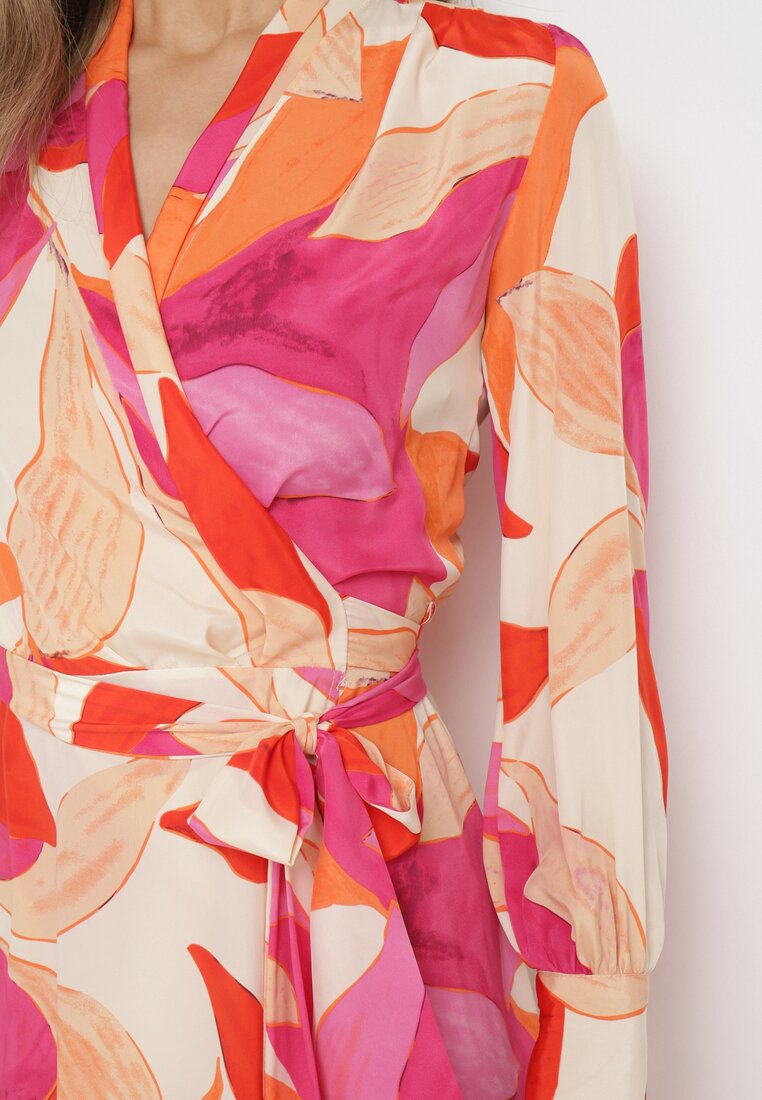 Różowo-Beżowa Kopertowa Sukienka Midi z Abstrakcyjnym Wzorem i Paskiem w Talii Norahia