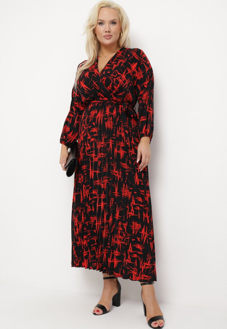Czarno-Czerwona Rozkloszowana Sukienka Maxi z Gumką w Talii i Abstrakcyjnym Wzorem Akallia