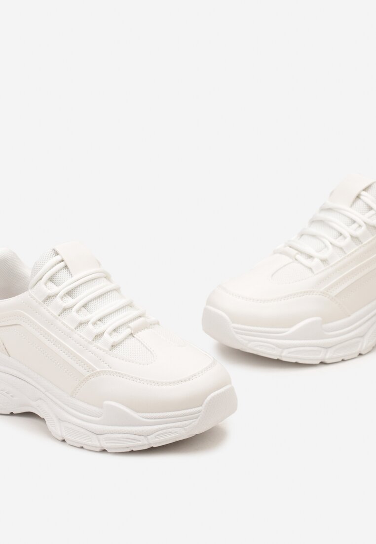 Białe Sneakersy na Grubej Podeszwie z Materiałowymi Wstawkami Kendria