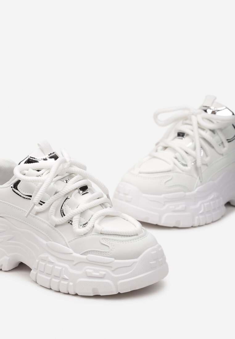 Białe Sneakersy na Grubej Tłoczonej Podeszwie z Podwójnym Sznurowaniem Glefida
