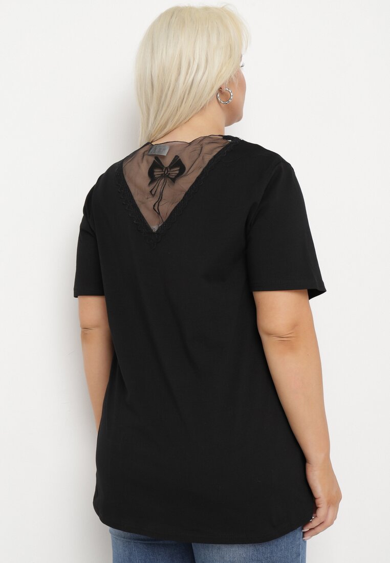 Czarny Bawełniany T-shirt ze Wstawką z Siateczki na Tyle i Ozdobnymi Cyrkoniami Obarca