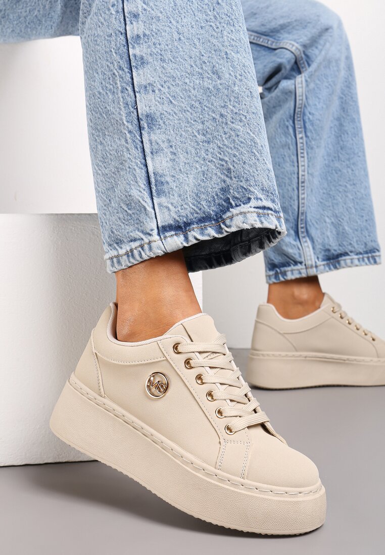 Jasnobeżowe Sneakersy na Platformie z Drobną Okrągłą Aplikacją Tandris