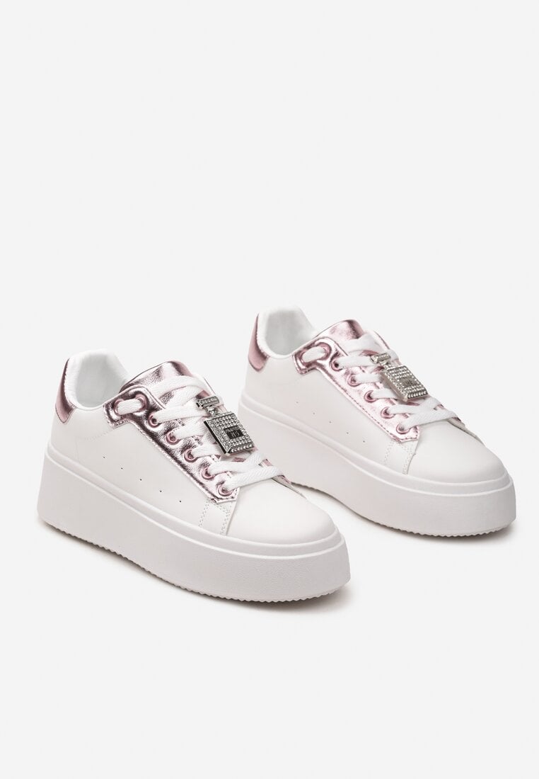 Biało-Różowe Sneakersy z Metaliczną Ozdobą z Cyrkoniami przy Sznurówkach Awenttes