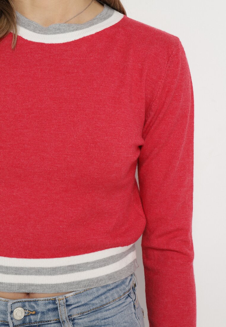 Czerwony Sweter o Krótkim Fasonie z Ozdobnymi Ściągaczami Dariema