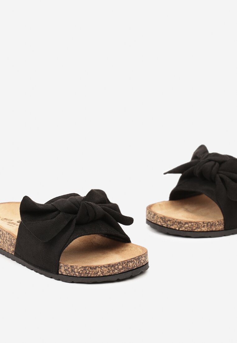 Czarne Klapki na Korkowej Podeszwie z Ozdobnym Wiązaniem Cirenea