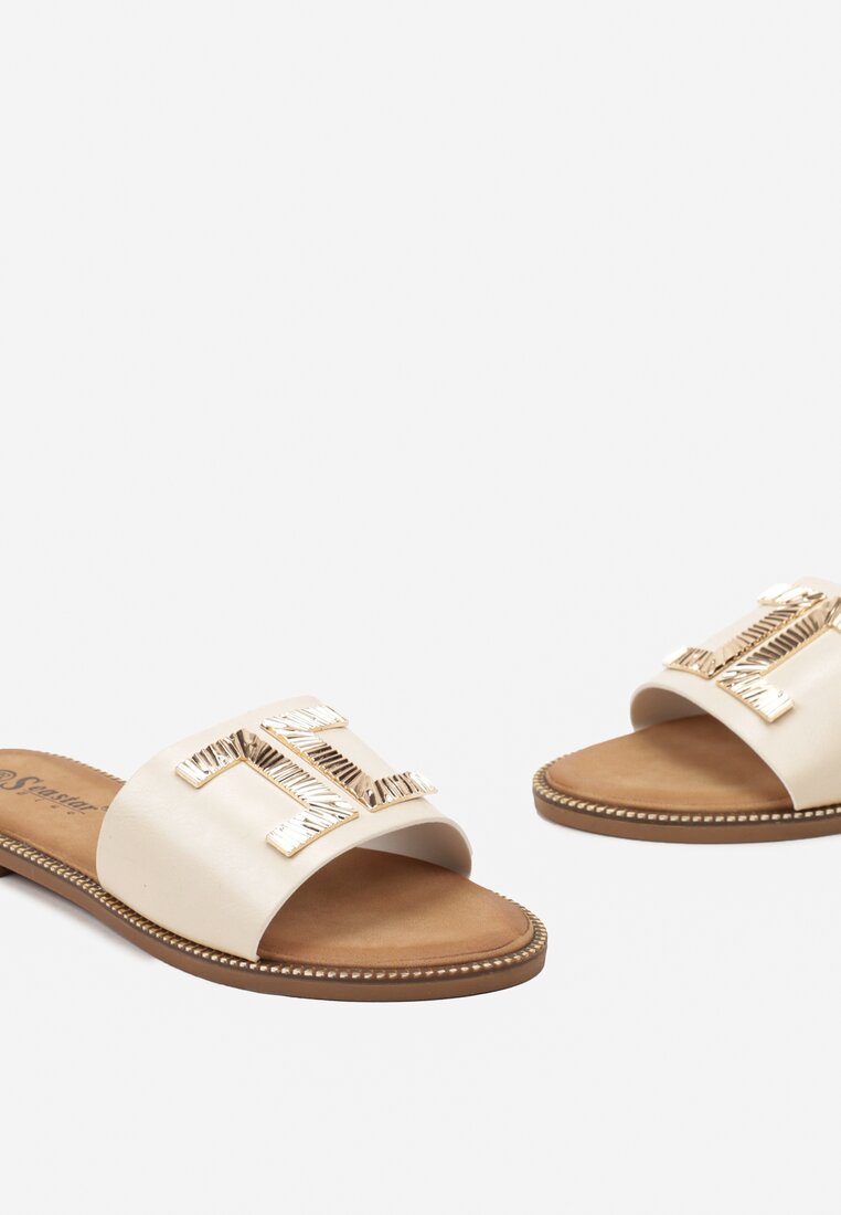 Beżowe Klapki ze Metalowym Zdobieniem w Kolorze Złota Seless