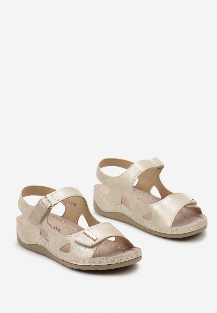 Beżowe Sandały ze Skórzaną Wkładką Zapinane na Rzepy Blazea