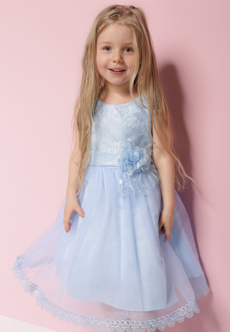 Niebieska Sukienka Princeska o Rozkloszowanym Fasonie z Aplikacją Kwiatka Alevirpa