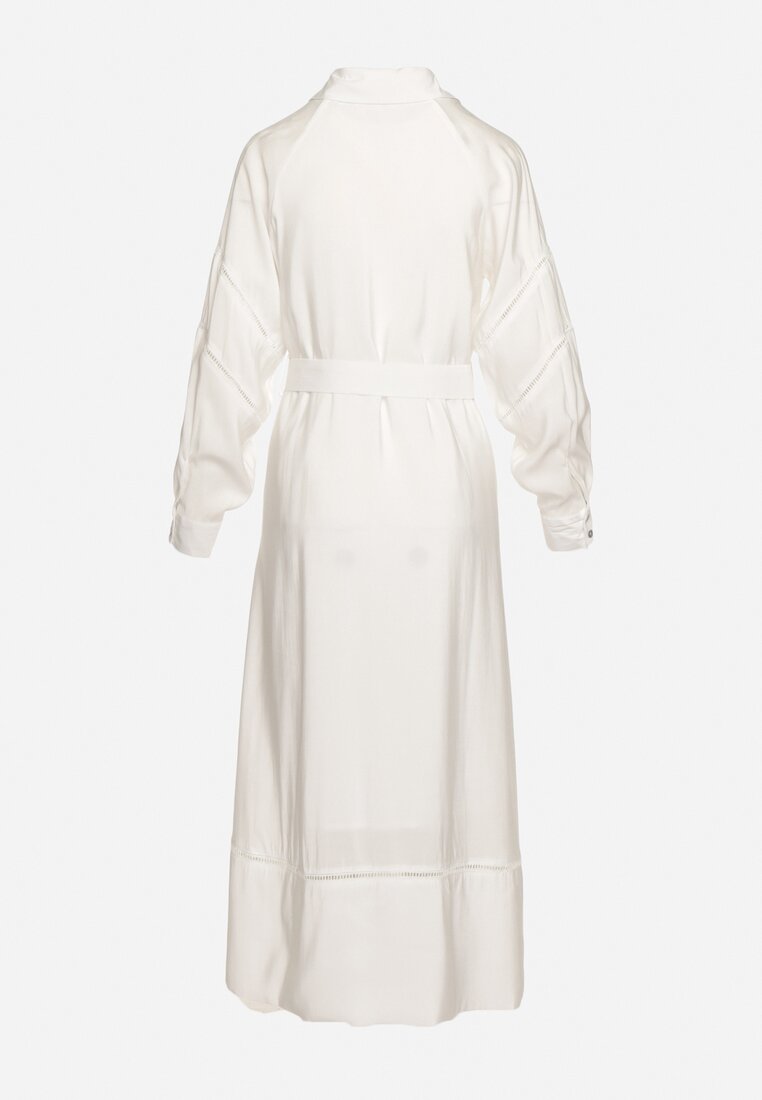 Biała Koszulowa Sukienka na Guziki z Paskiem Zakończonym Klamrą Hezelles