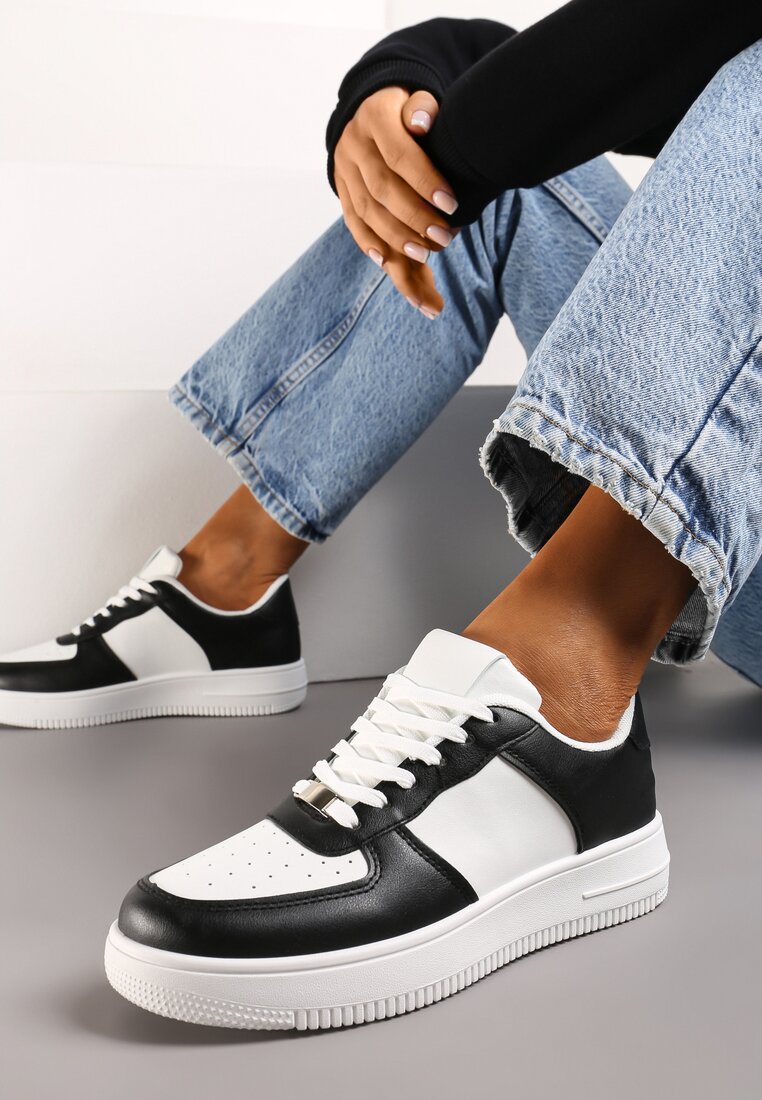 Biało-Czarne Sneakersy Sznurowane o Klasycznym Fasonie Kauma
