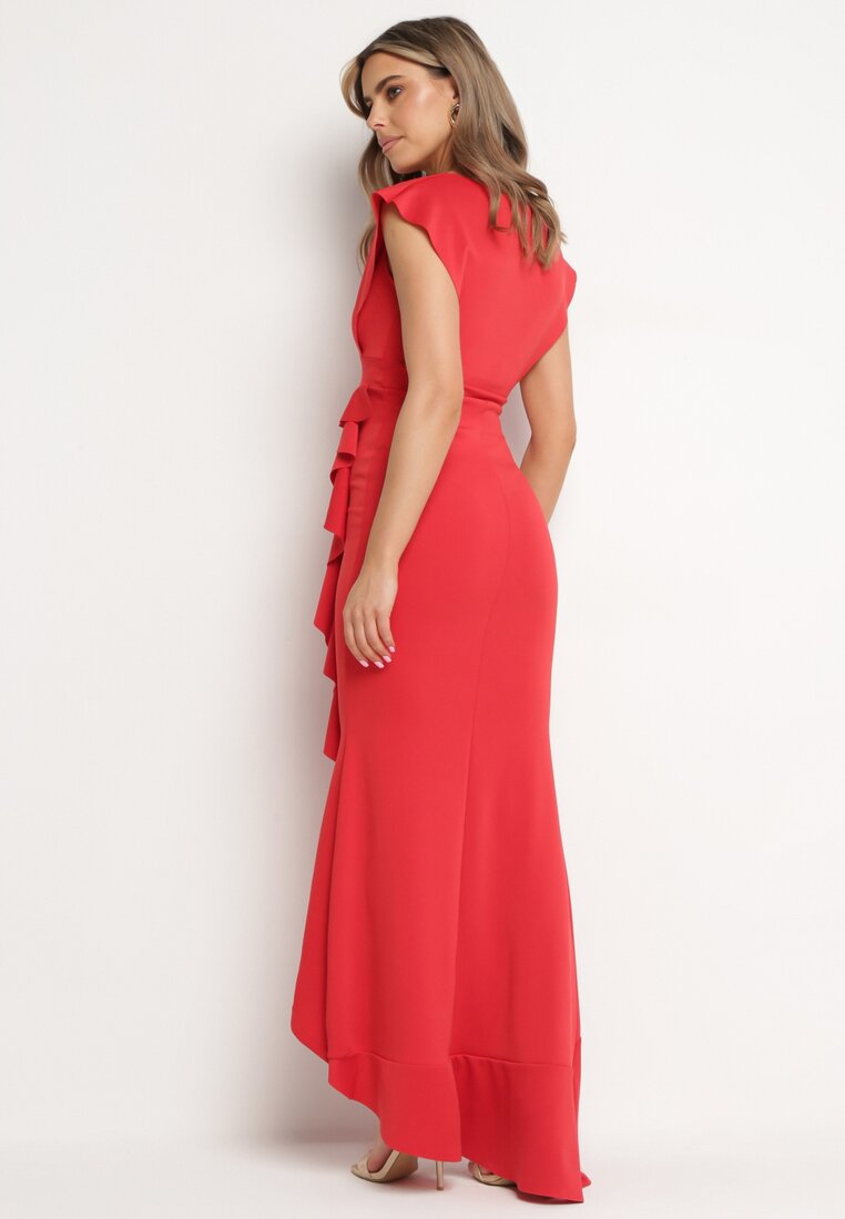 Czerwona Asymetryczna Sukienka z Dekoltem V i Ozdobną Falbaną Efiola