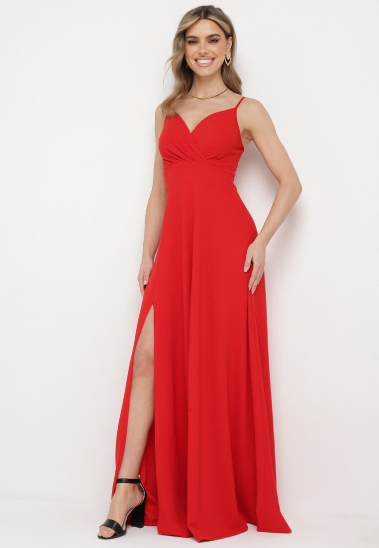 Czerwona Rozkloszowana Klasyczna Sukienka z Kopertowym Dekoltem na Cienkich Ramiączkach z Rozcięciem Vinelia