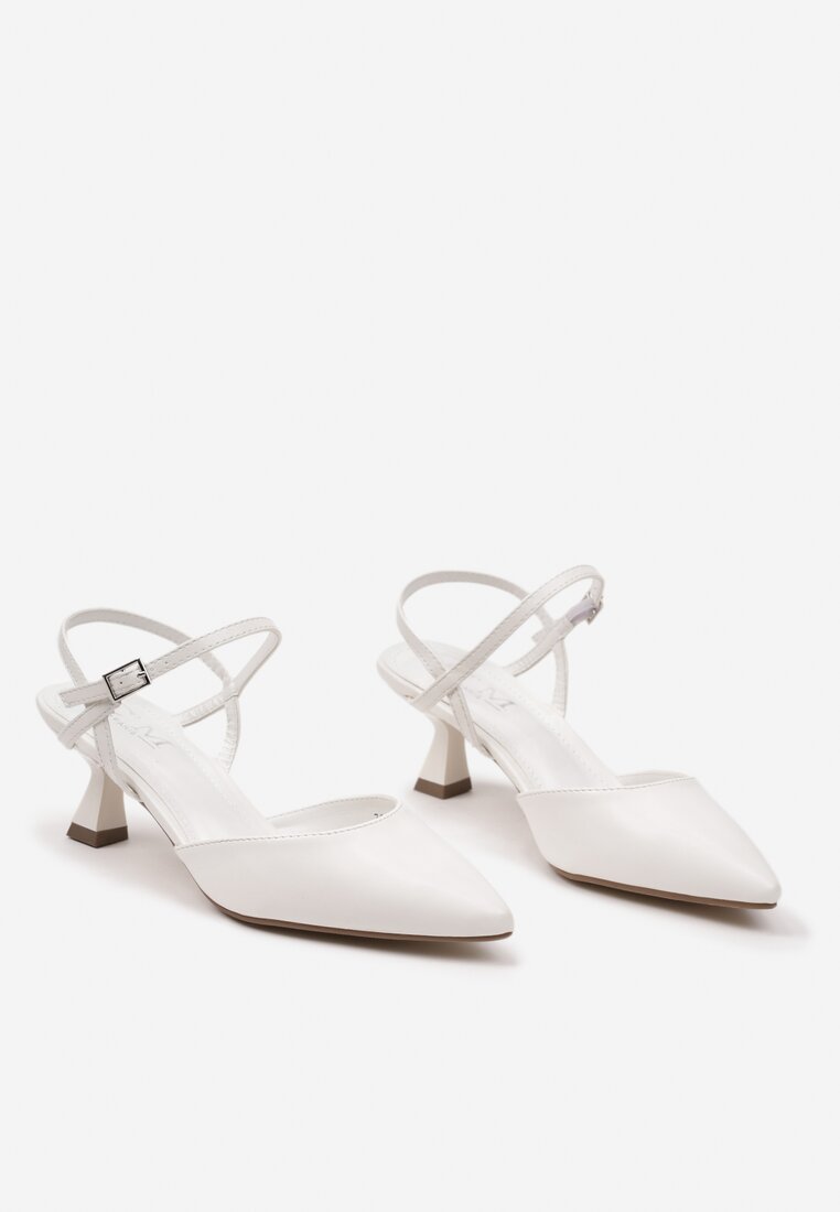 Białe Sandały na Kaczuszce z Noskiem w Szpic Achio