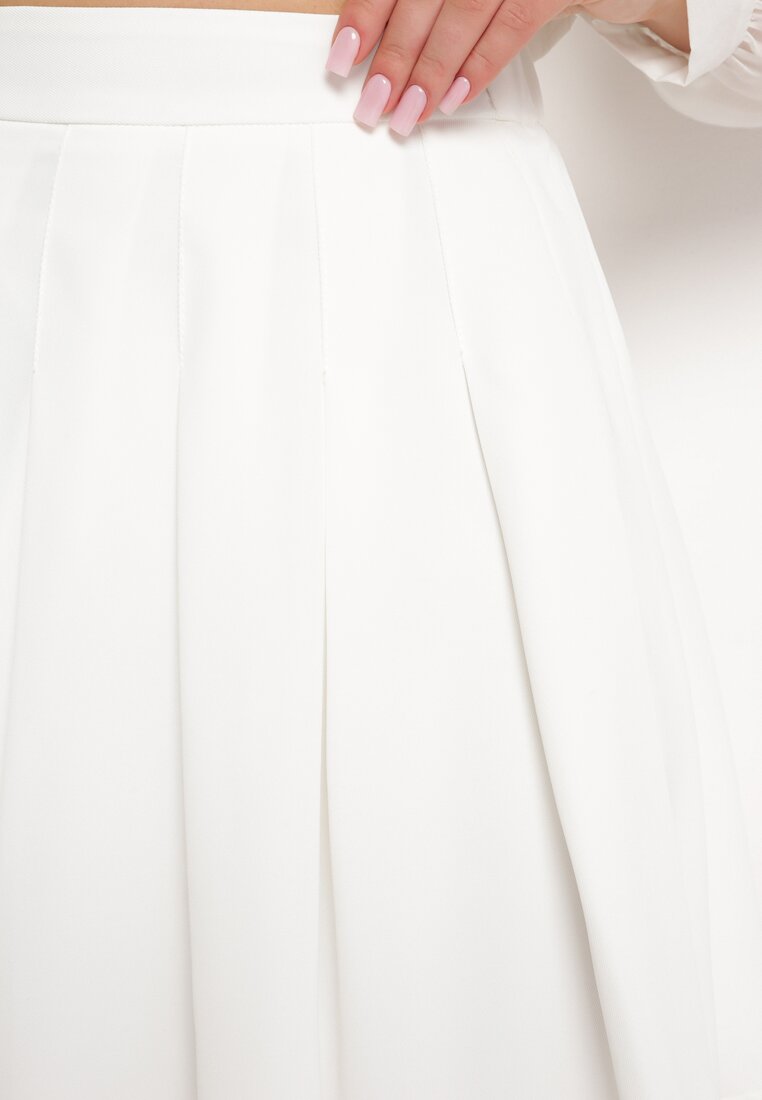 Biała Spódnica z Zakładkami Zapinana na Ukryty z Boku Suwak Ricercara