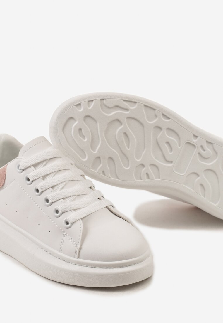 Biało-Różowe Sneakersy z Ozdobnym Zapiętkiem i Platformą Britma