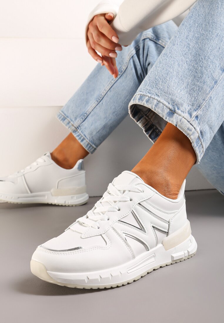 Białe Sznurowane Sneakersy na Płaskiej Podeszwie z Metalicznym Wykończeniem Vivamarie