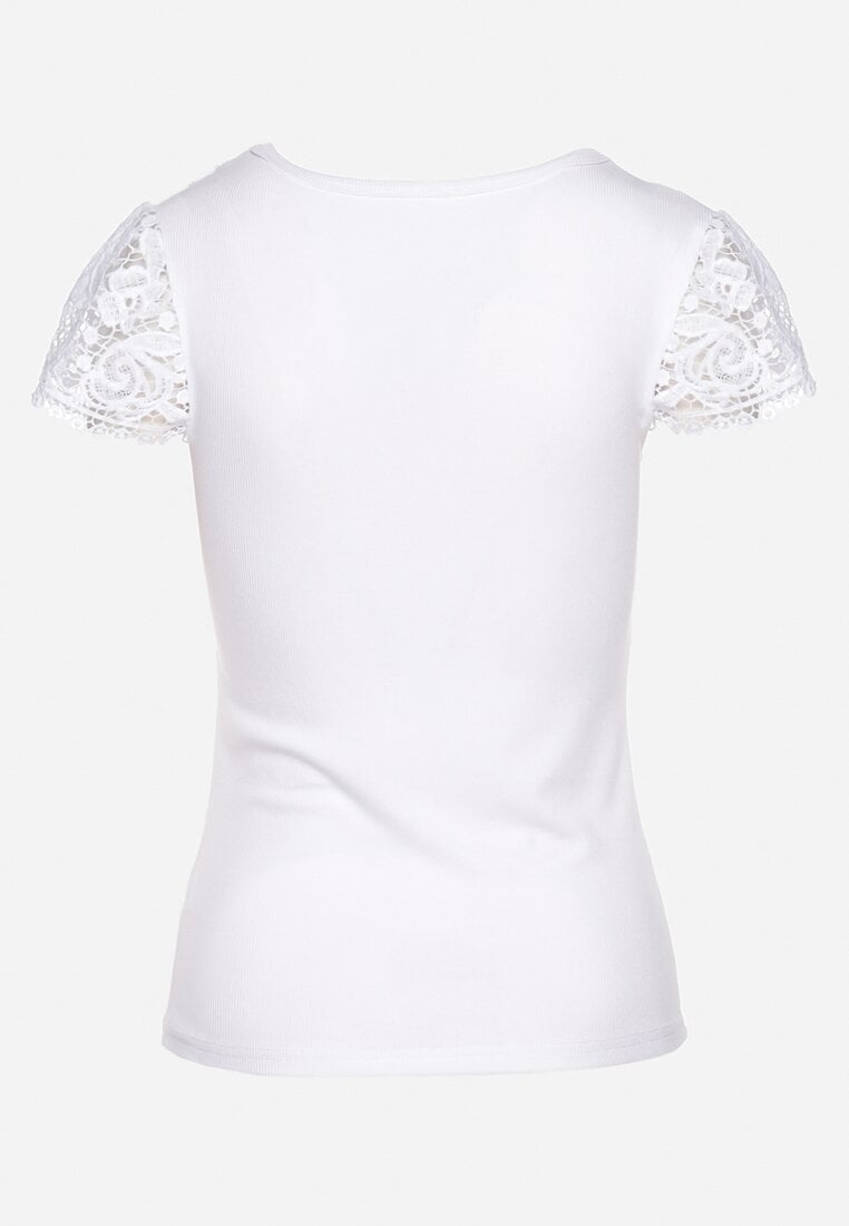 Biały T-shirt z Krótkim Rękawem i Prążkowaniem Ozdobiony Koronką przy Rękawach i Dekolcie Zilines