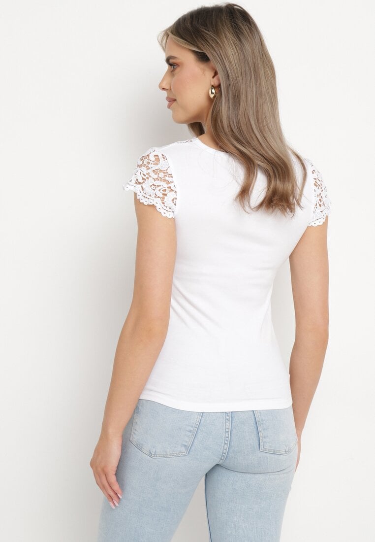 Biały Prążkowany T-shirt z Koronkową Wstawką Glilama