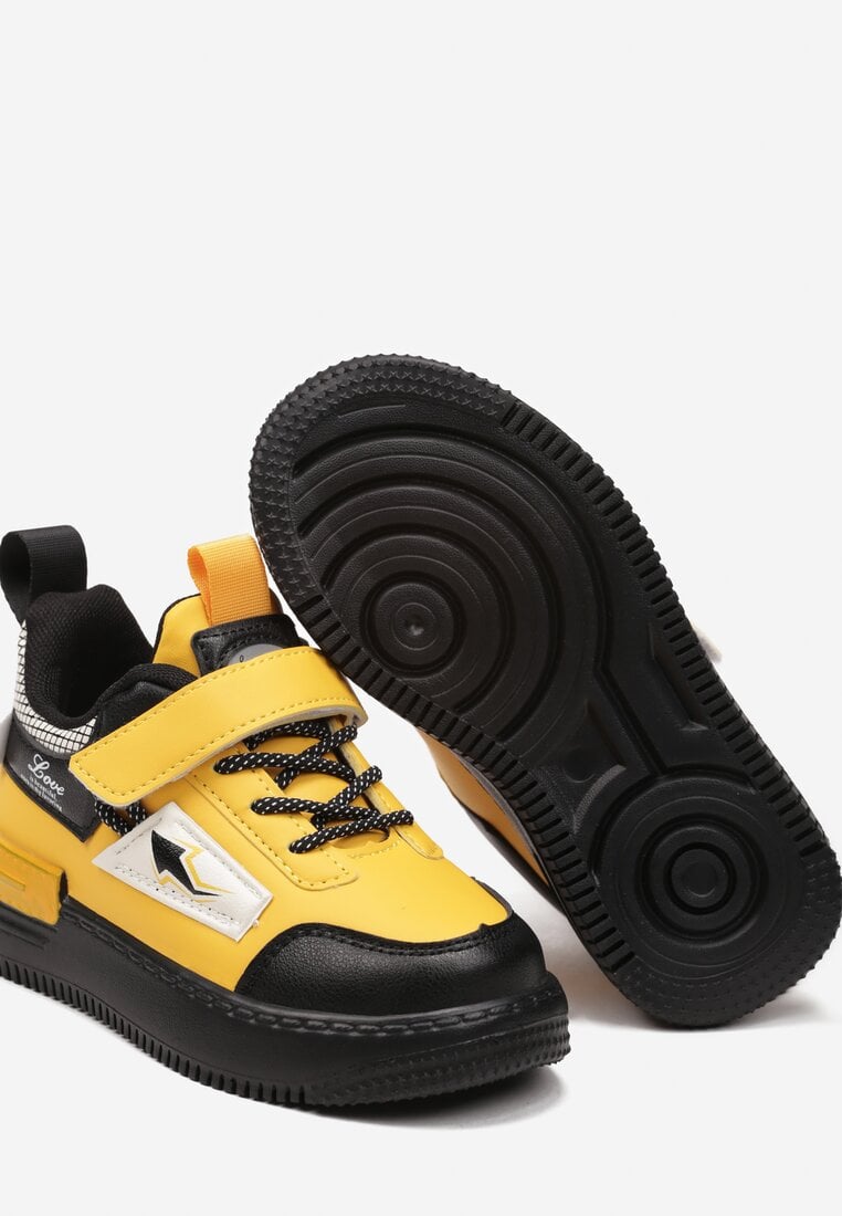 Żółto-Czarne Buty Sportowe ze Skórzaną Wkładką Zapinane na Rzep i Dodatkowe Wiązanie z Ozdobną Naszywką Biolessa