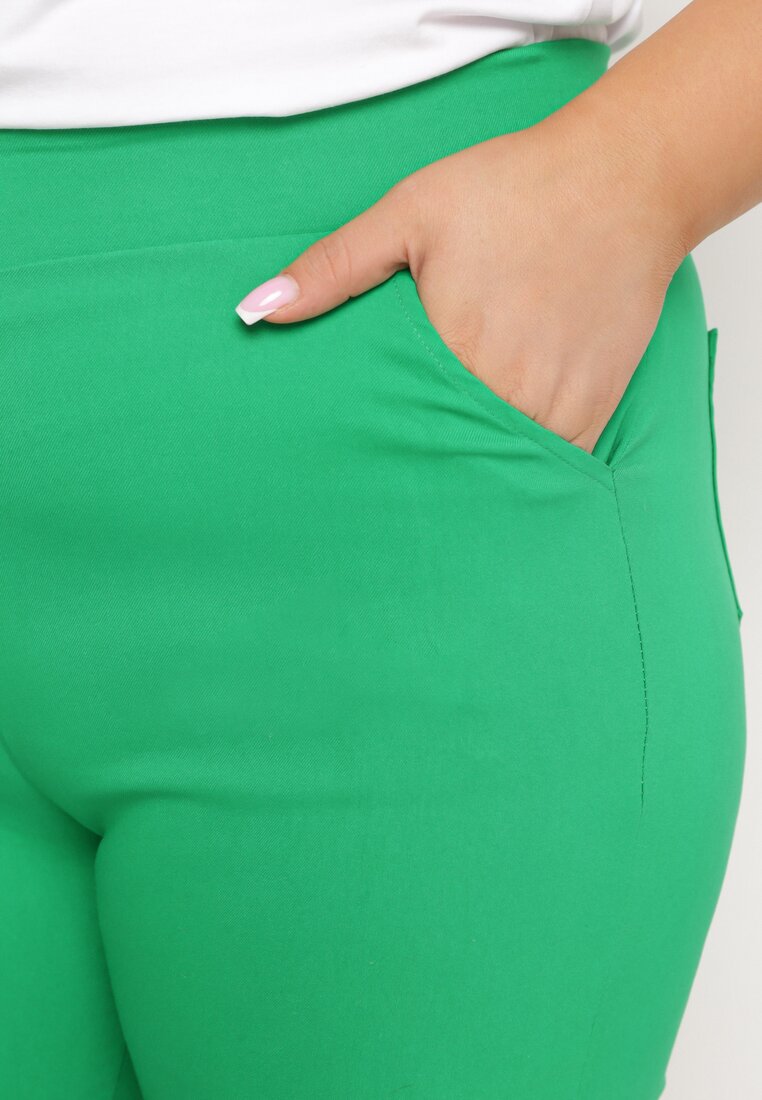 Zielone Bawełniane Spodnie z Gumką w Pasie 7/8 z Małą Ozdobą przy Nogawce Moanina