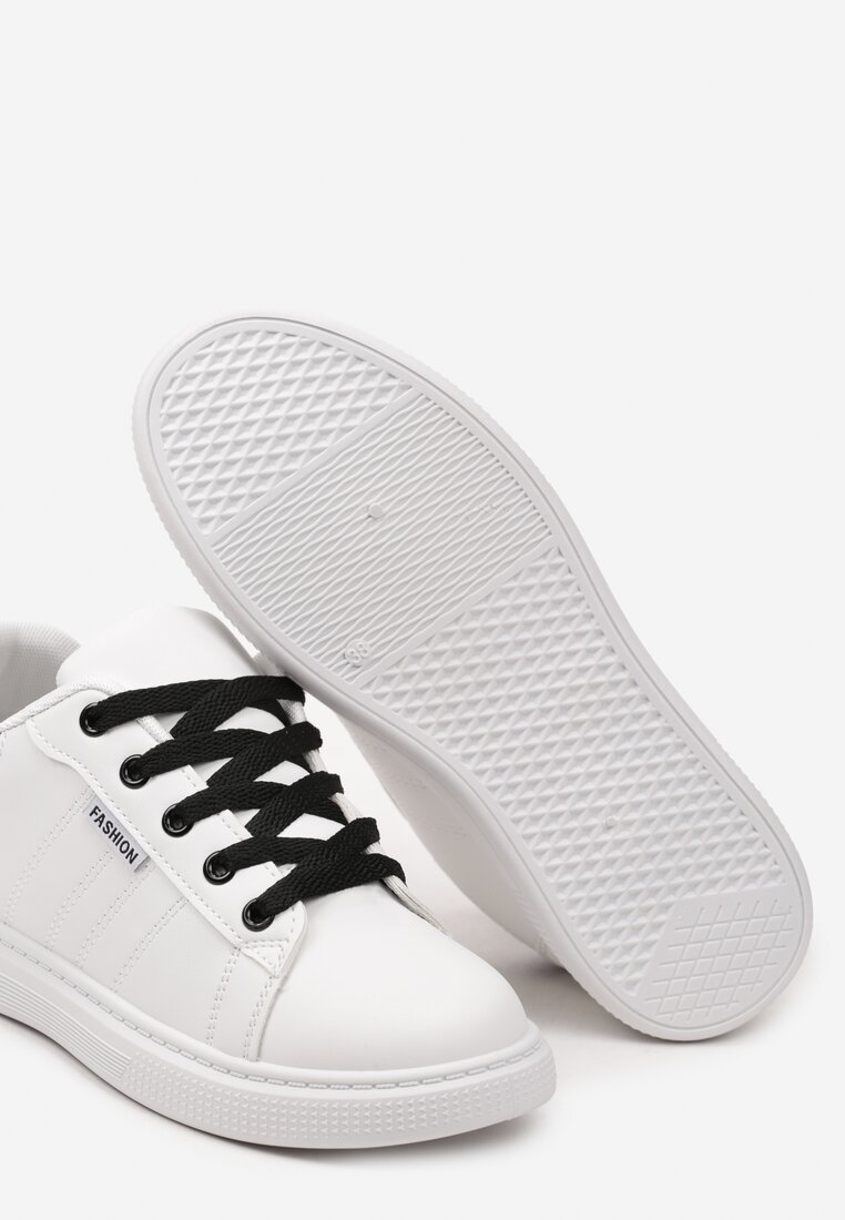 Biało-Czarne Płaskie Sznurowane Sneakersy Ozdobione z Tyłu Brokatem Quneria
