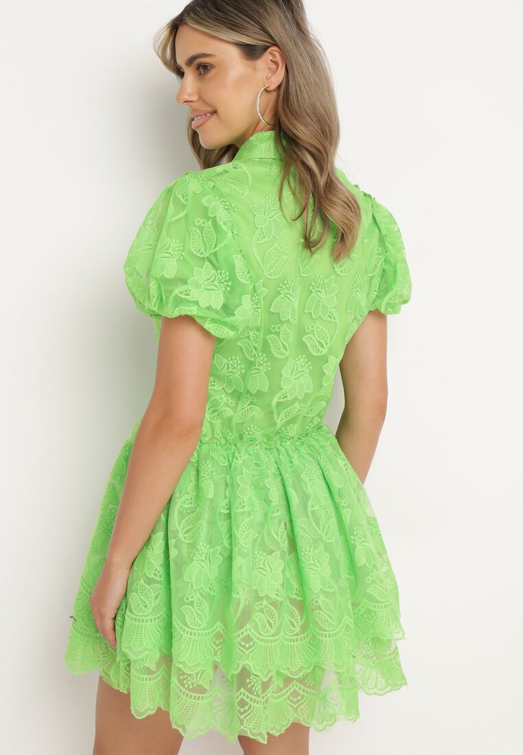 Zielona Koronkowa Sukienka Mini w Kwiaty z Bufiastymi Rękawami Cervi