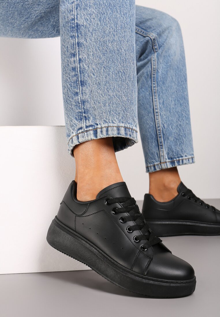Czarne Klasyczne Sznurowane Sneakersy na Grubej Podeszwie Tiadorae