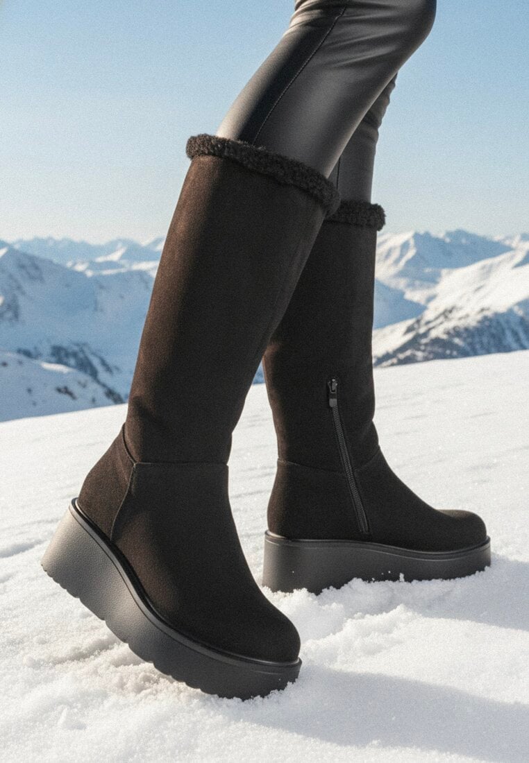 Czarne Botki na Koturnie z Wywijaną Cholewką i Barankiem Irilaura