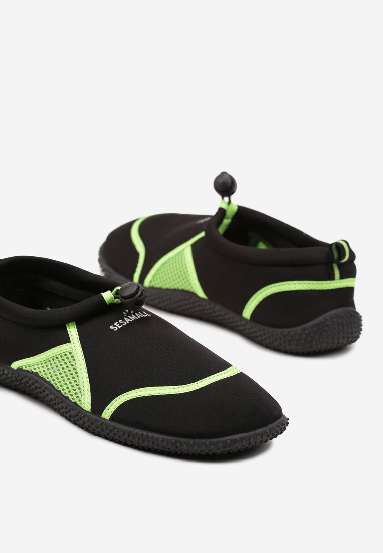 Czarno-Zielone Siateczkowe Wsuwane Buty Sportowe z Elastyczną Cholewką do Sportów Wodnych Nelinda