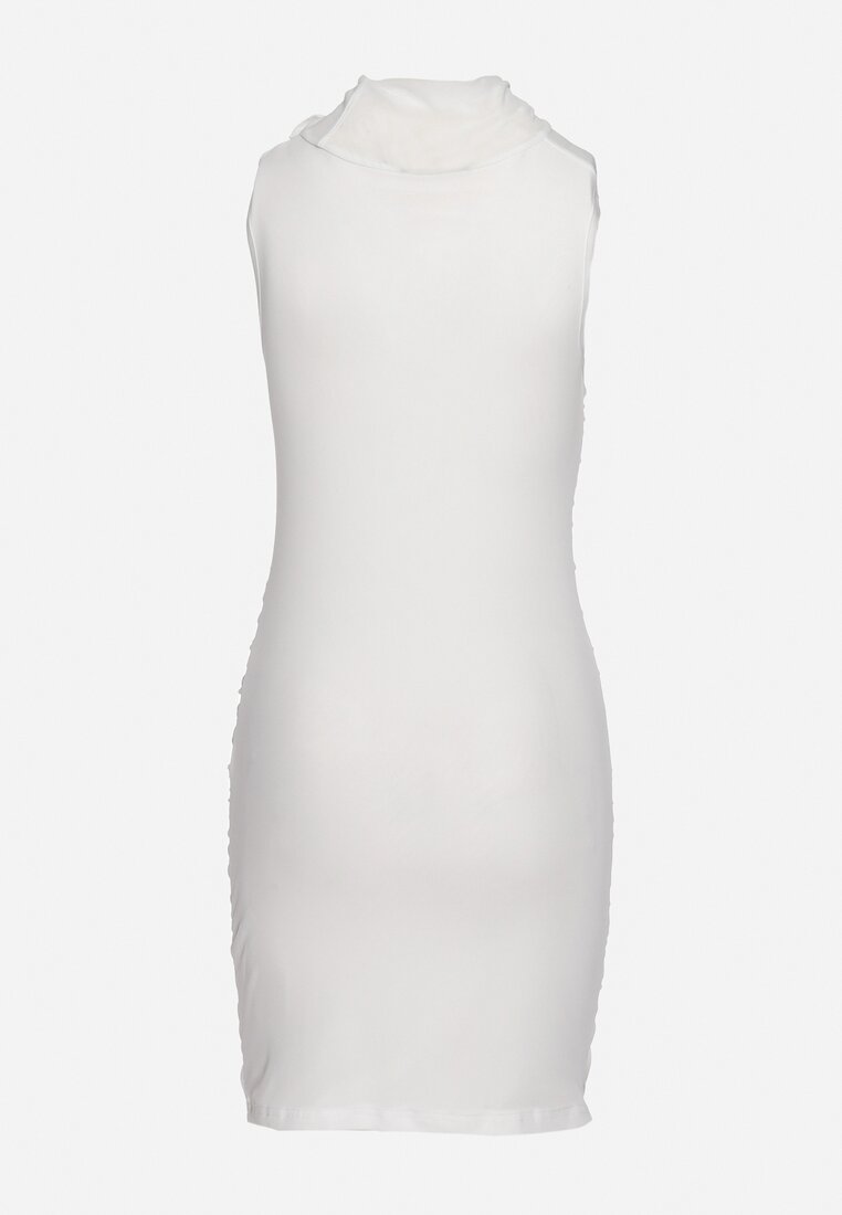 Biała Dopasowana Sukienka Bodycon z Aplikacją w Kształcie Kwiatu i Marszczeniami Frinea