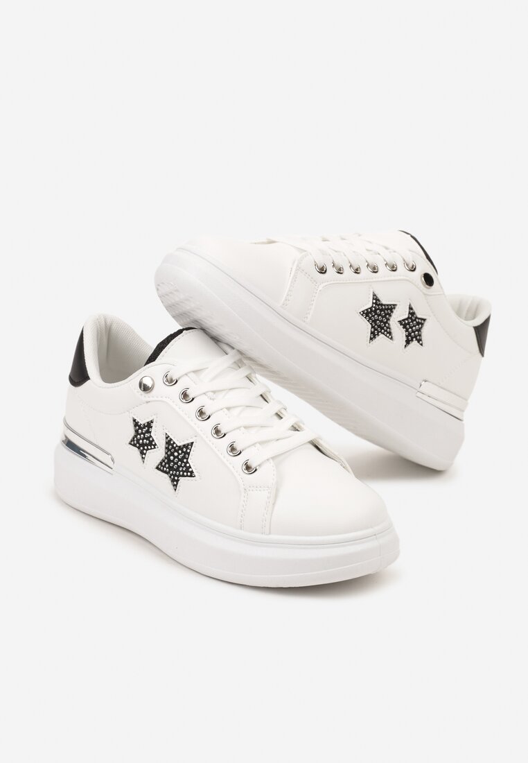 Biało-Czarne Płaskie Sneakersy z Gwiazdkami i Metalicznymi Wstawkami Jalelia
