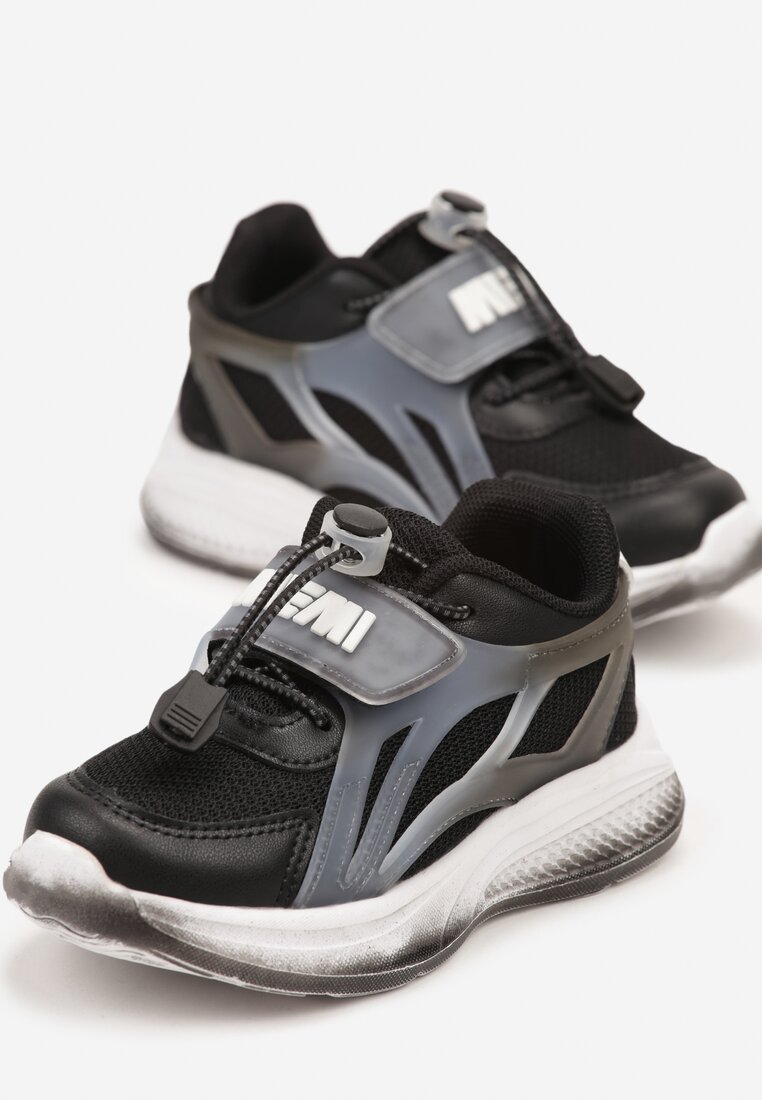 Czarne Buty Sportowe Sneakersy na Płaskiej Podeszwie ze Skórzaną Wkładką i Perforacją Amelba
