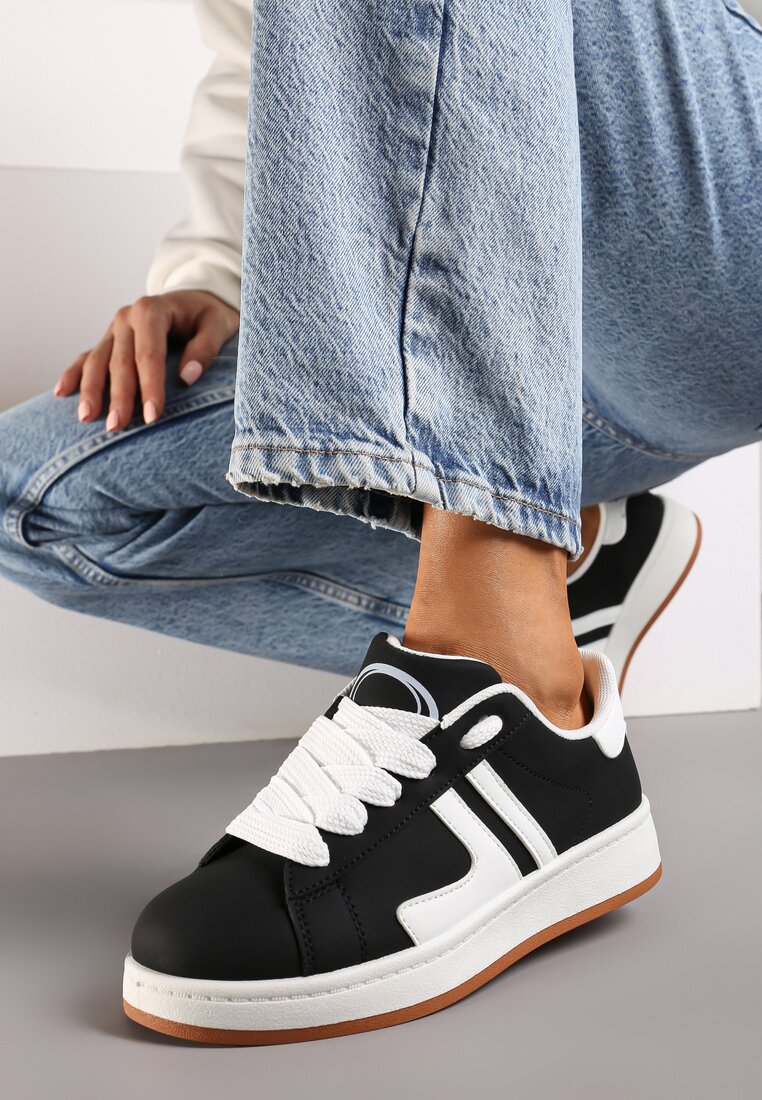 Czarne Płaskie Sznurowane Sneakersy z Kontrastowymi Wstawkami Deliris