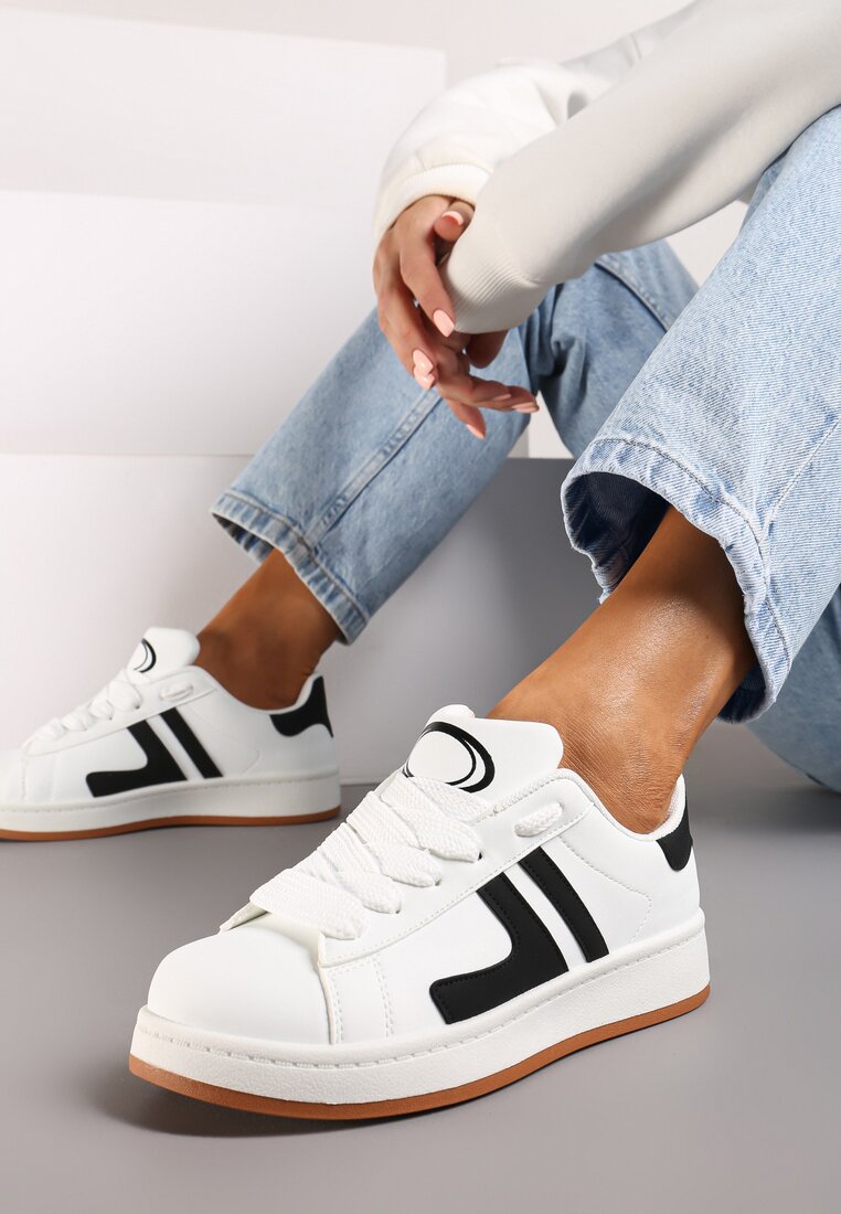 Białe Płaskie Sznurowane Sneakersy z Kontrastowymi Wstawkami Deliris