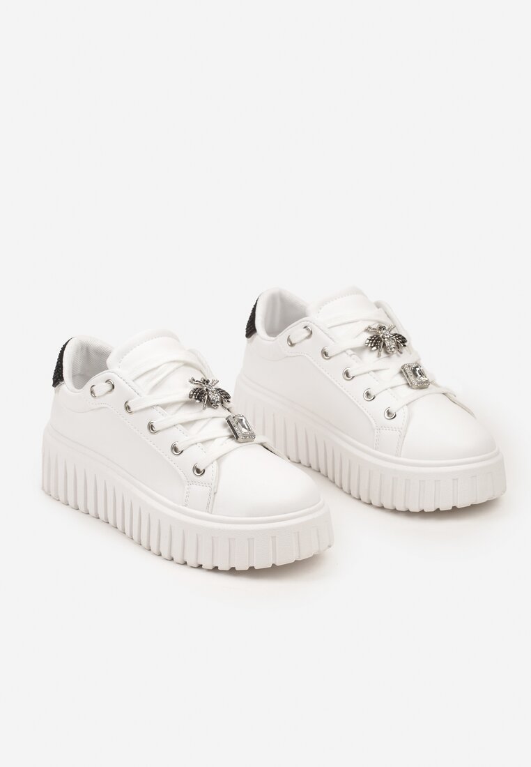 Biało-Czarne Sneakersy na Grubej Tłoczonej Podeszwie z Metalicznymi Aplikacjami 3D Hadrina
