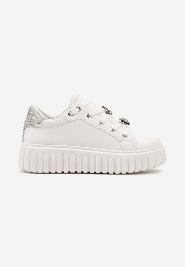 Biało-Srebrne Sneakersy na Grubej Tłoczonej Podeszwie z Metalicznymi Aplikacjami 3D Hadrina
