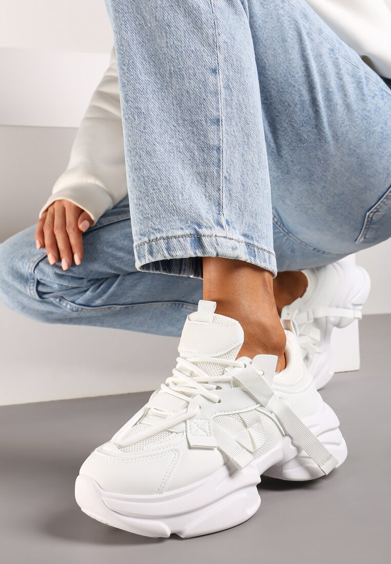 Białe Sneakersy na Grubej Podeszwie z Ozdobnymi Sznurówkami Moraza