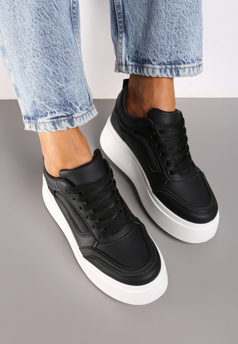 Czarne Płaskie Sneakersy z Geometrycznym Wzorem i Sznurowaniem Vlisera